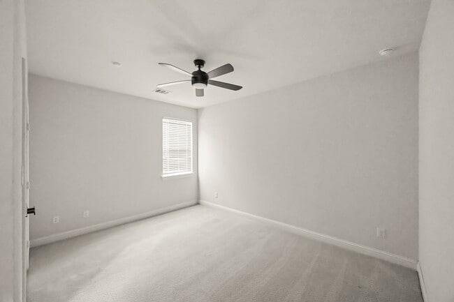 Building Photo - 15703 Monkey Rock Dr