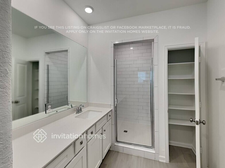 Building Photo - 4022 Champlain Wy