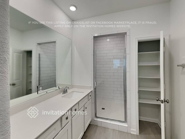 Building Photo - 4022 Champlain Wy