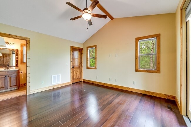 Building Photo - 651 Chalk Hill Rd