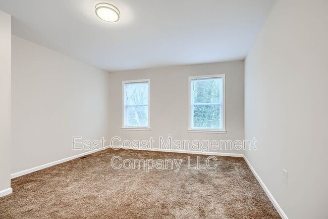 Building Photo - 3028 Chelsea Terrace