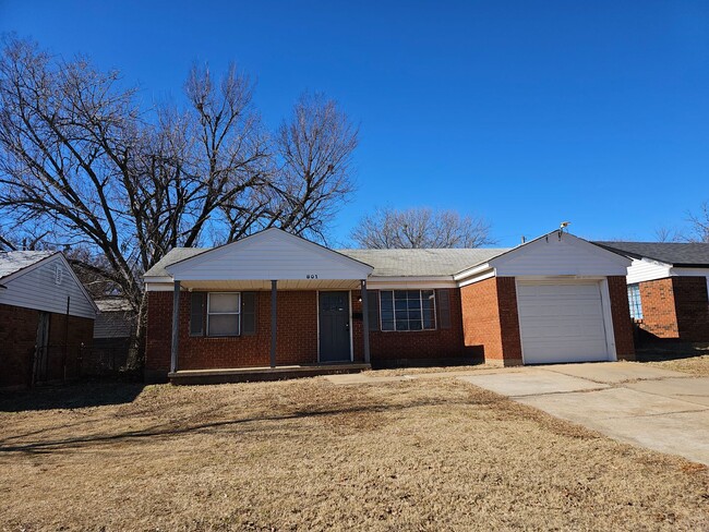 Primary Photo - Cute 2 bed 1 bath in Midwest City Close to...