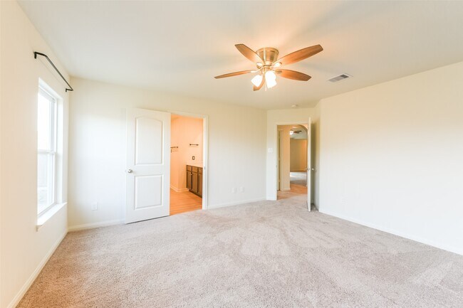 Building Photo - 15238 Snowdrop Field Dr