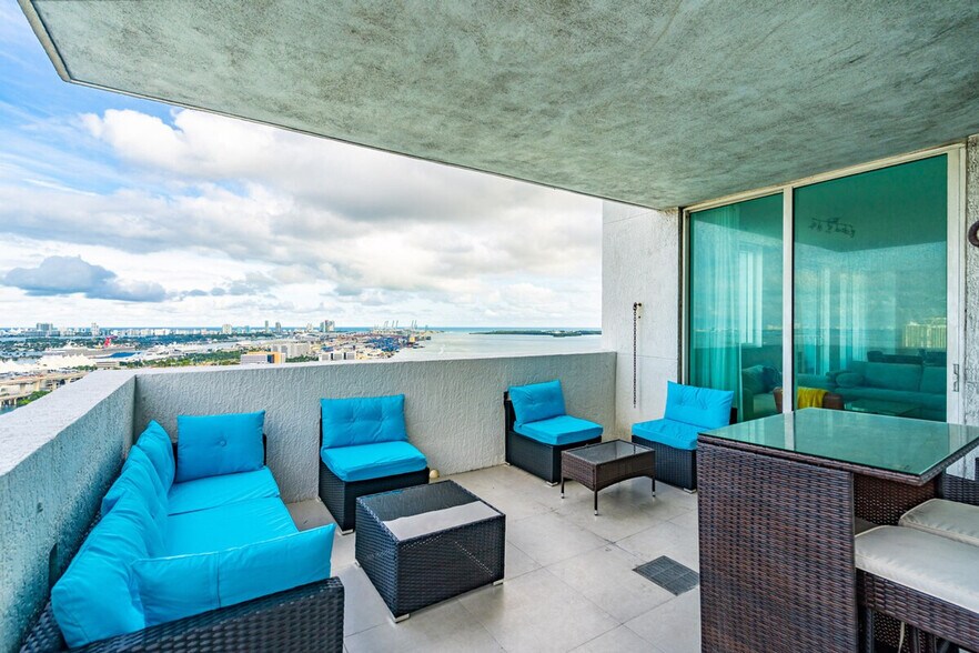 Building Photo - 141 NE 3rd Ave