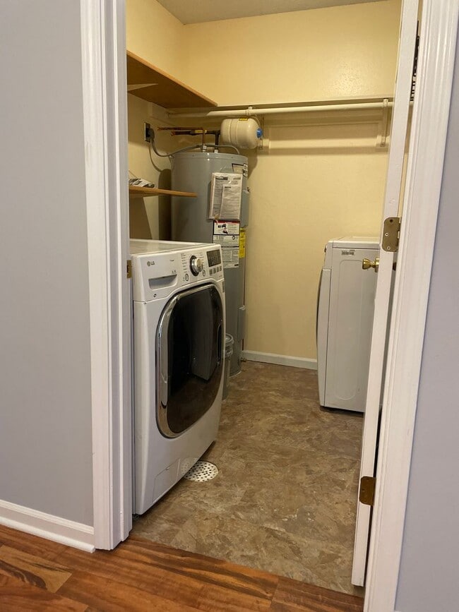 Building Photo - 2 bed, 2 bath South Columbia