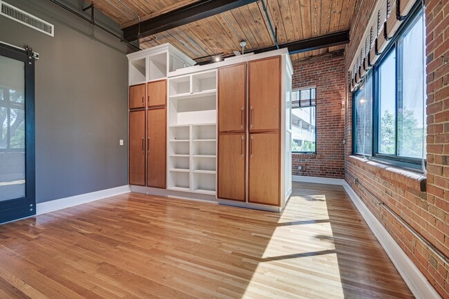 Building Photo - 310 Arlington Ave