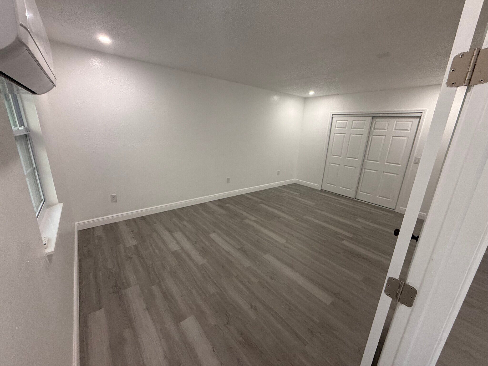 Building Photo - 2331 Glenridge Dr
