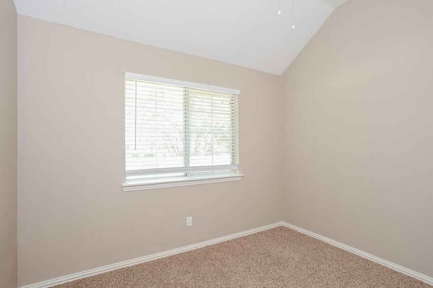 Building Photo - 863 Sonora Ln