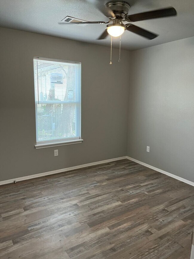 Building Photo - COX-VINE STREET