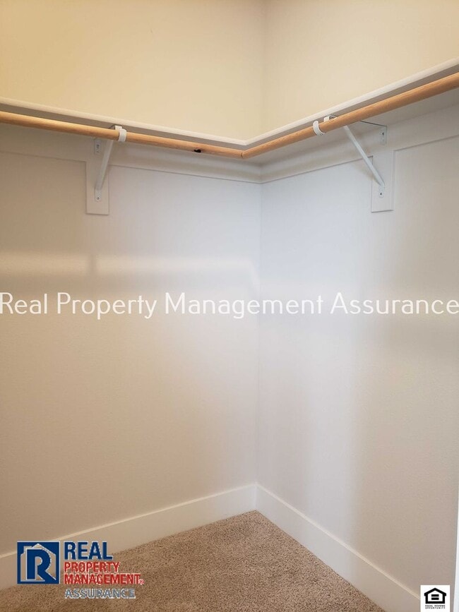 Building Photo - 16870 SW Rockhampton Ln