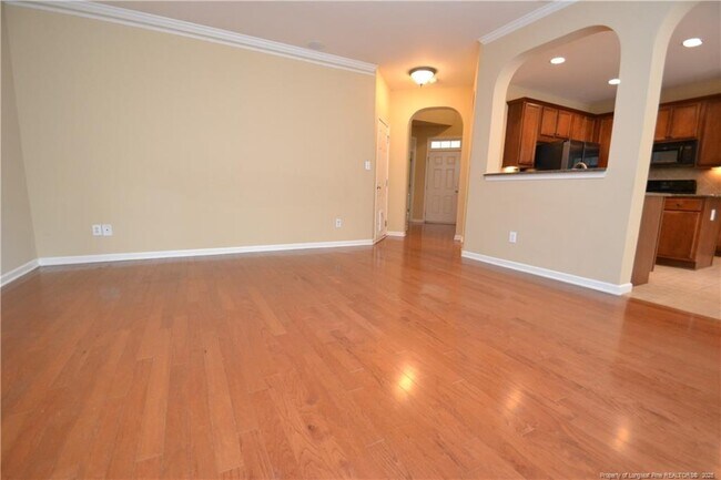 Building Photo - 118 Brookview St