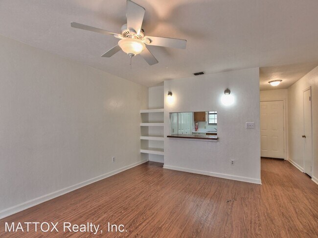Building Photo - 2 br, 1.5 bath House - 4791 Leah Court