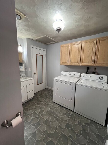 Building Photo - 64 Tomlinson Ave