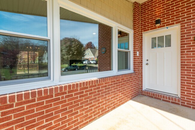 Building Photo - 312 Chalfonte Dr