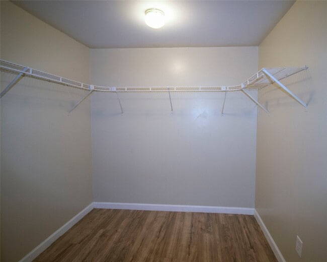 Building Photo - 20 White Oak Dr