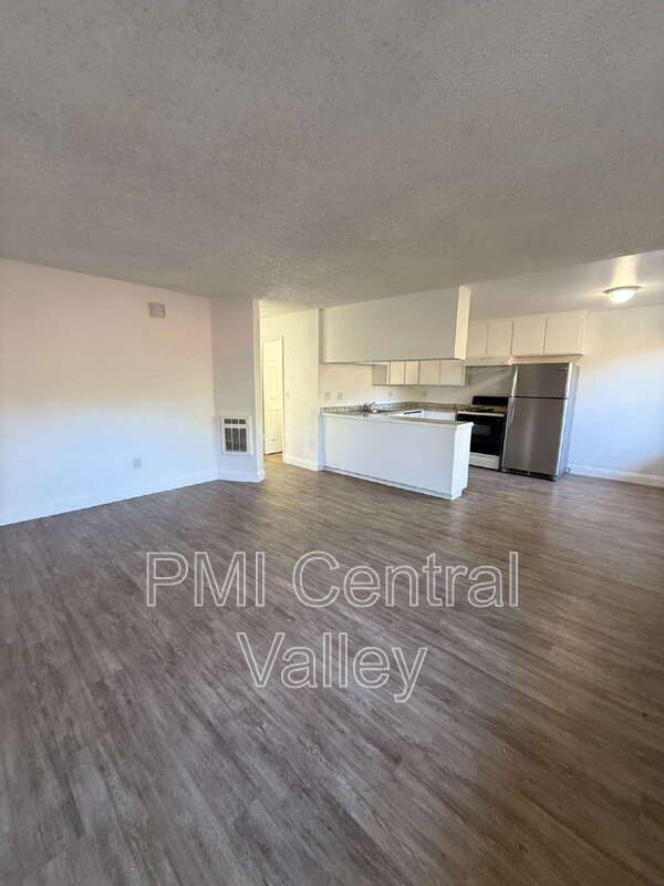 Building Photo - 1220 Fairview Dr