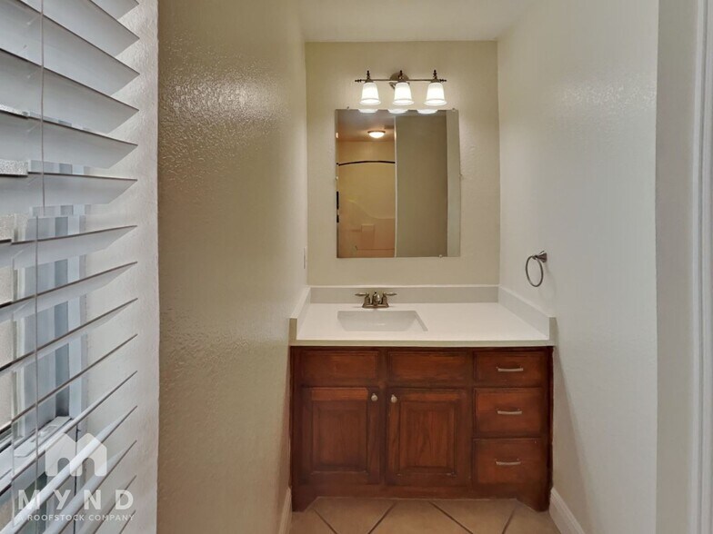 Building Photo - 2113 Tippy Terrace