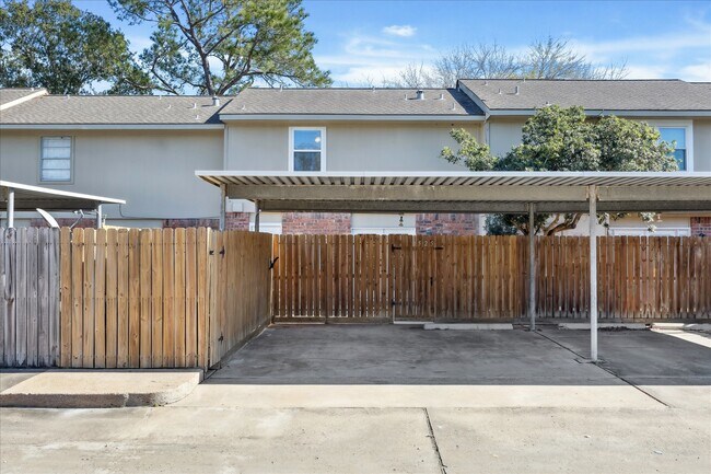 Building Photo - 1525 Bonanza Rd