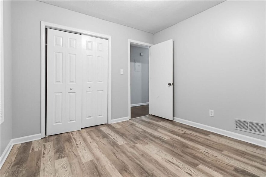 Building Photo - 442 Booth Cir SW