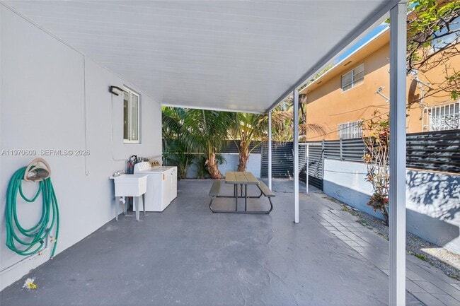 Building Photo - 1801 SW 5th St