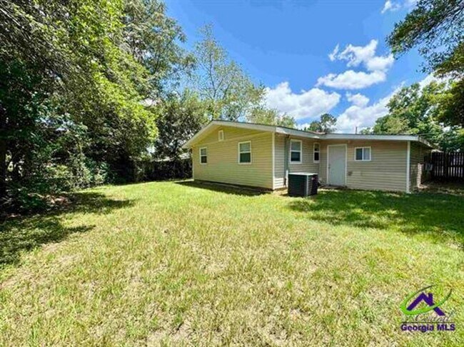 Building Photo - 102 Varee Dr