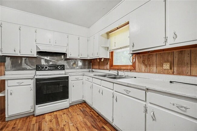 Building Photo - 3944 Fairburn Rd