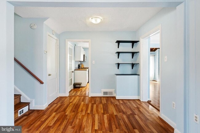 Building Photo - 1611 Ballard St