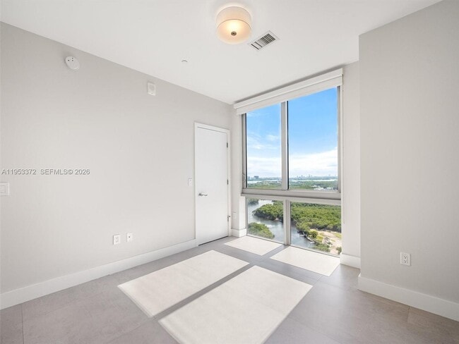 Building Photo - 16385 Biscayne Blvd