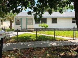 Building Photo - 1762 32nd St