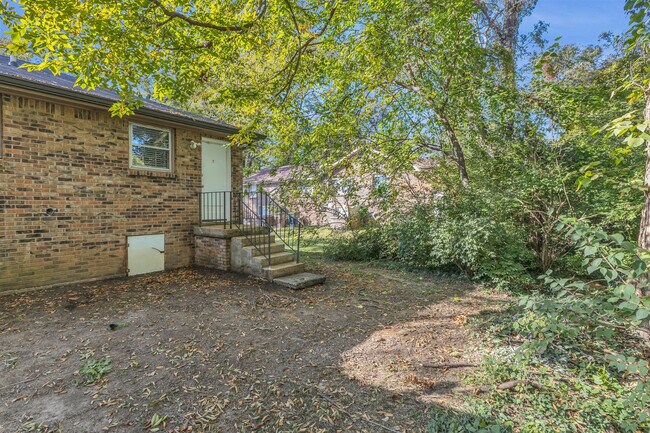 Building Photo - Charming Duplex in Prime Walkable 12 South Location!