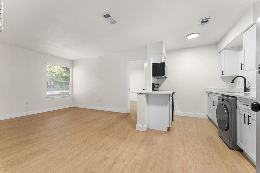 Interior Photo - CenterPoint