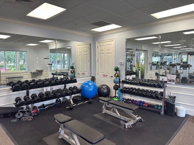 Building Photo - 4-bd,3-bth in The Isles-One Of Palmer Ranch’s Most Sought After Community