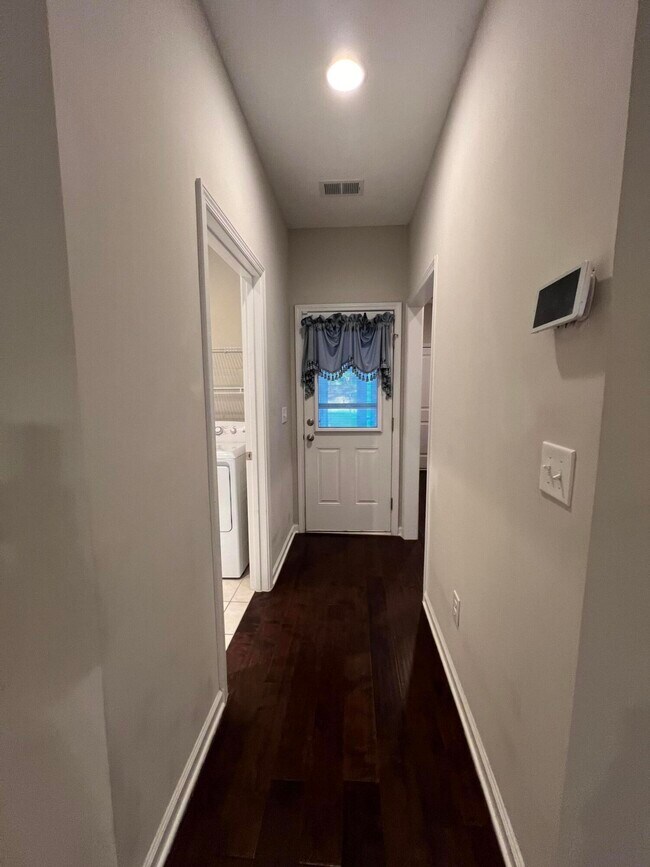 Building Photo - 3177 Mayflower Ln