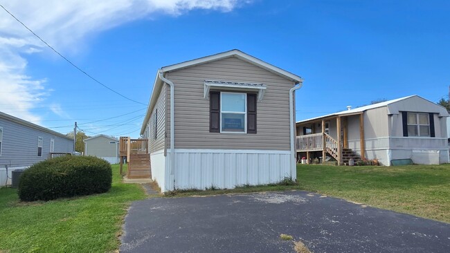 Building Photo - 69 Benedict Dr