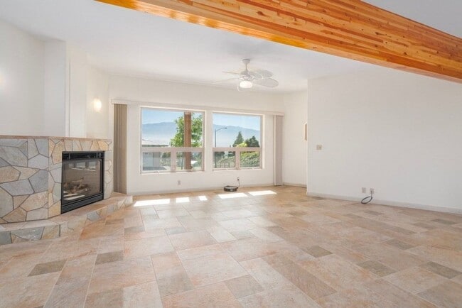 Building Photo - Stunning 3-Bedroom, 3-Bath Custom Home in ...