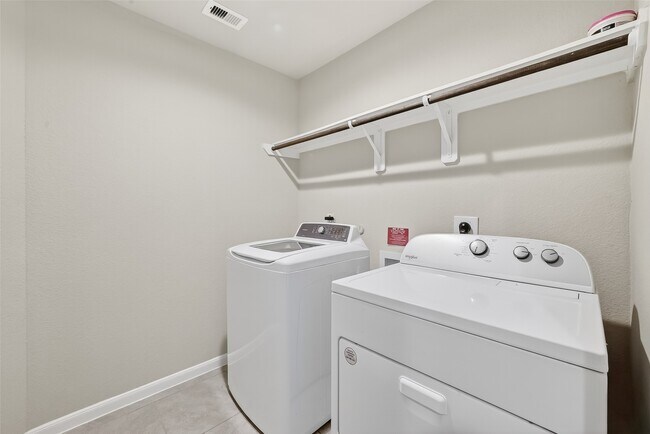 Building Photo - 3015 Lightles Manor Ct