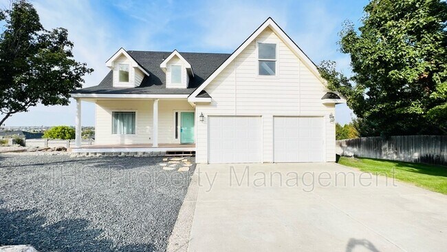 Primary Photo - 5131 Milky Way