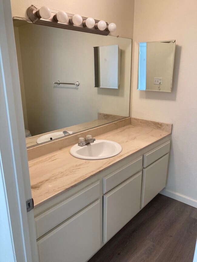 Building Photo - 12264 Chandler Blvd