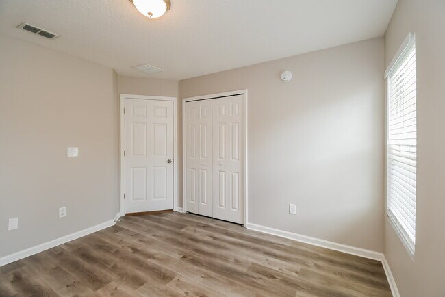 Building Photo - 2549 Fox Hill Ln