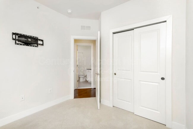 Building Photo - 402 Stabler Ln