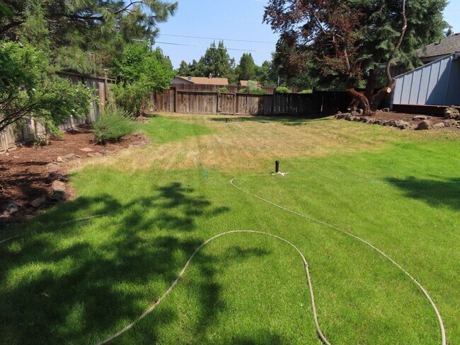 Building Photo - 61591 SE Orion Dr
