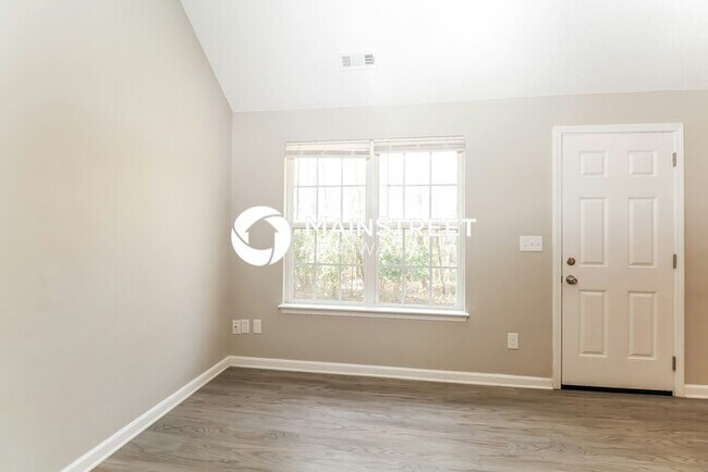 Building Photo - 3 Bedroom Pet-Friendly Home in Charlotte, ...