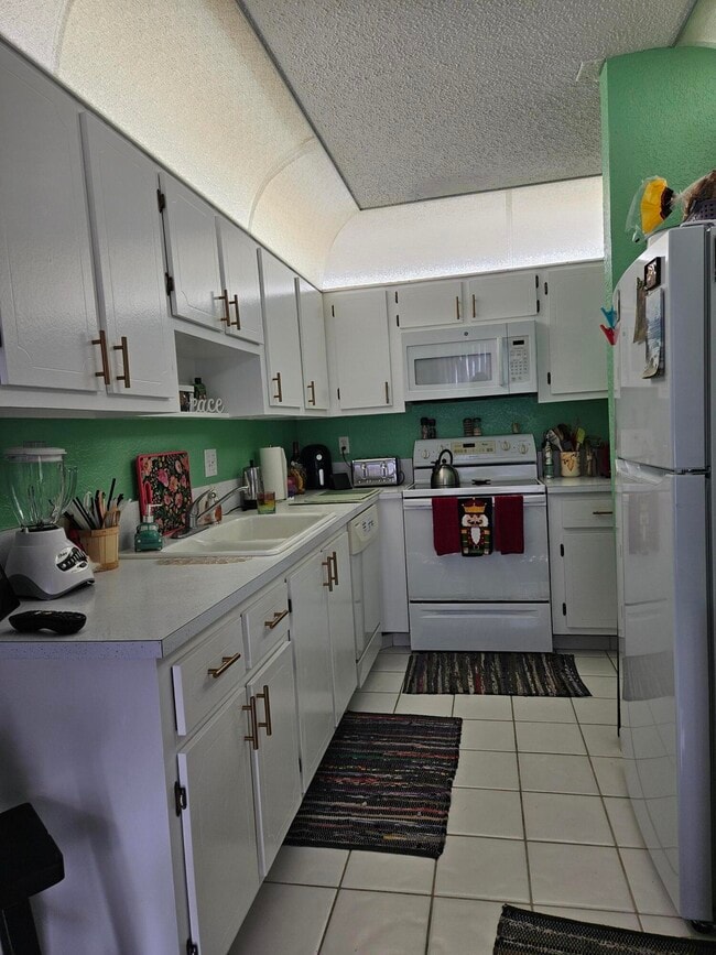 Building Photo - 1845 NW 18th St