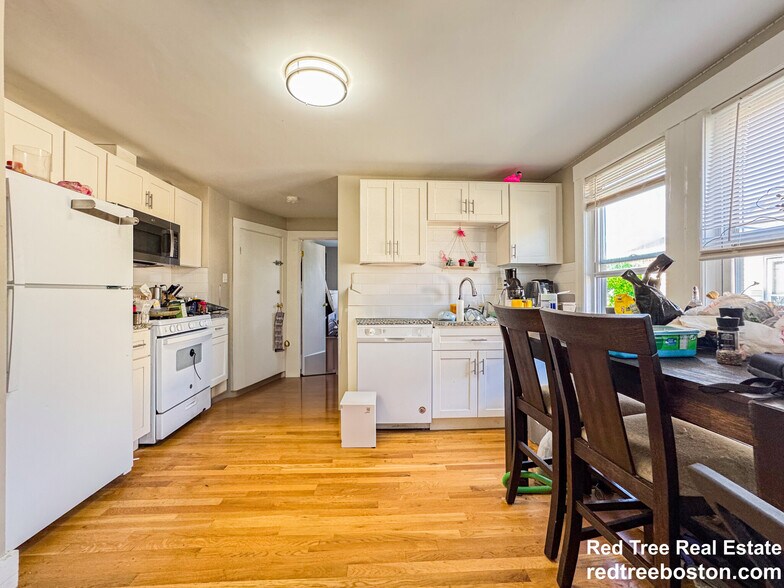 Building Photo - 19 Town Hill St