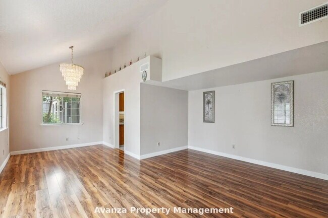 Building Photo - 3bed/2.5 bath Home for Rent 4129 W. Regency Ave Fresno, CA 93727