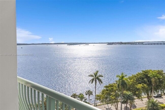 Building Photo - 1408 Brickell Bay Dr