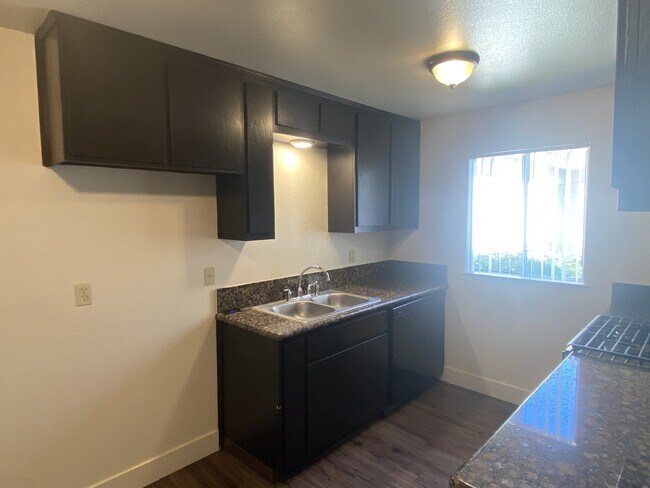 Building Photo - 3000 Jade Way