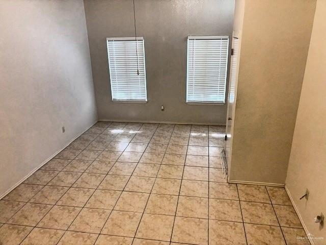 Building Photo - 15 Evergreen Ave