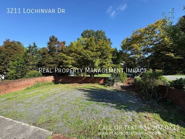 Building Photo - 3211 Lochinvar Dr