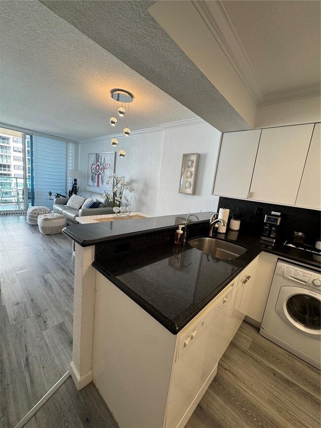 Building Photo - 2501 S Ocean Dr